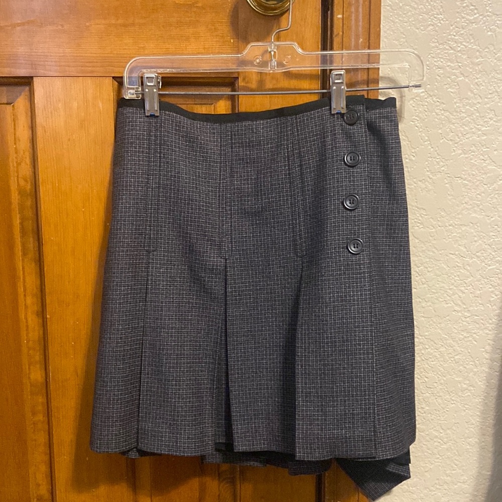 J crew size 4 pleated vintiage plaid skirt with buttons. New condition